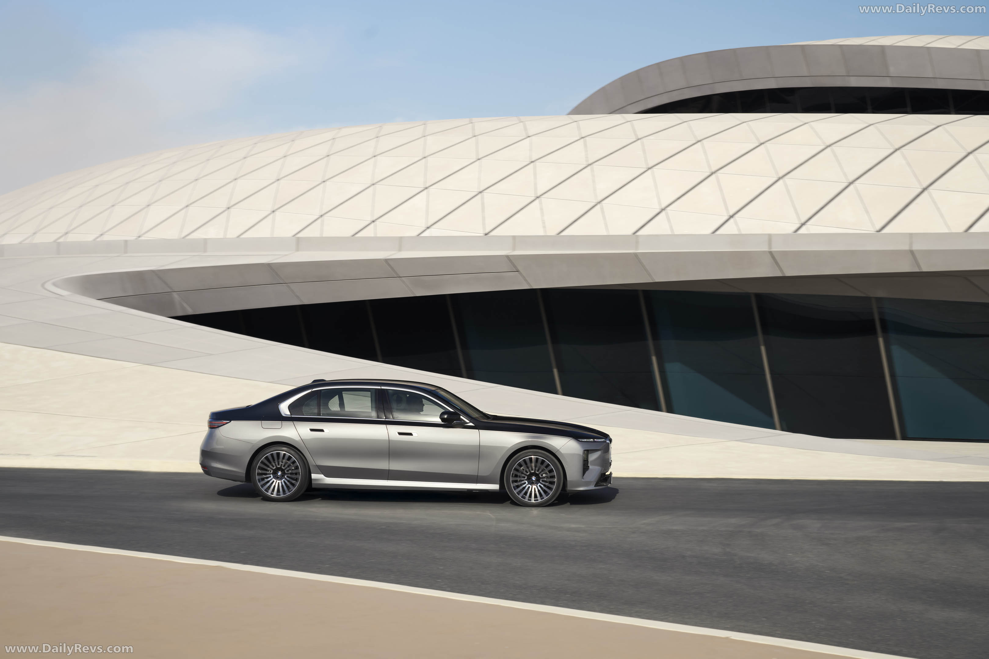 2027 BMW 740 xDrive G70 Side View