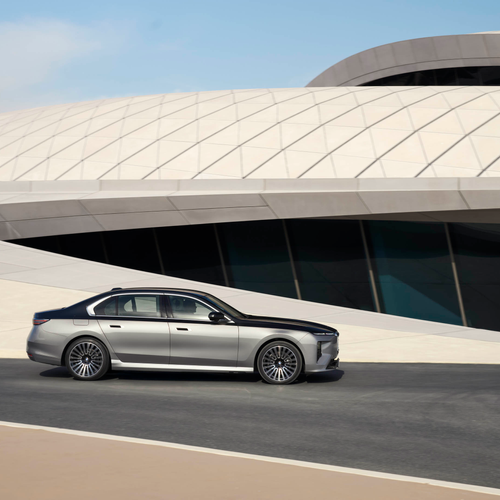 2027 BMW 740 xDrive G70 Side View