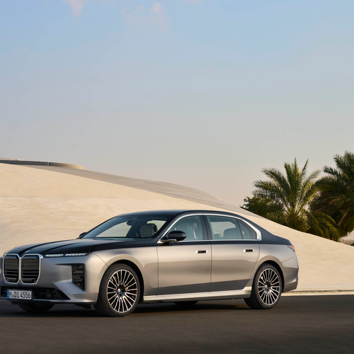 2027 BMW 740 xDrive G70 Side View