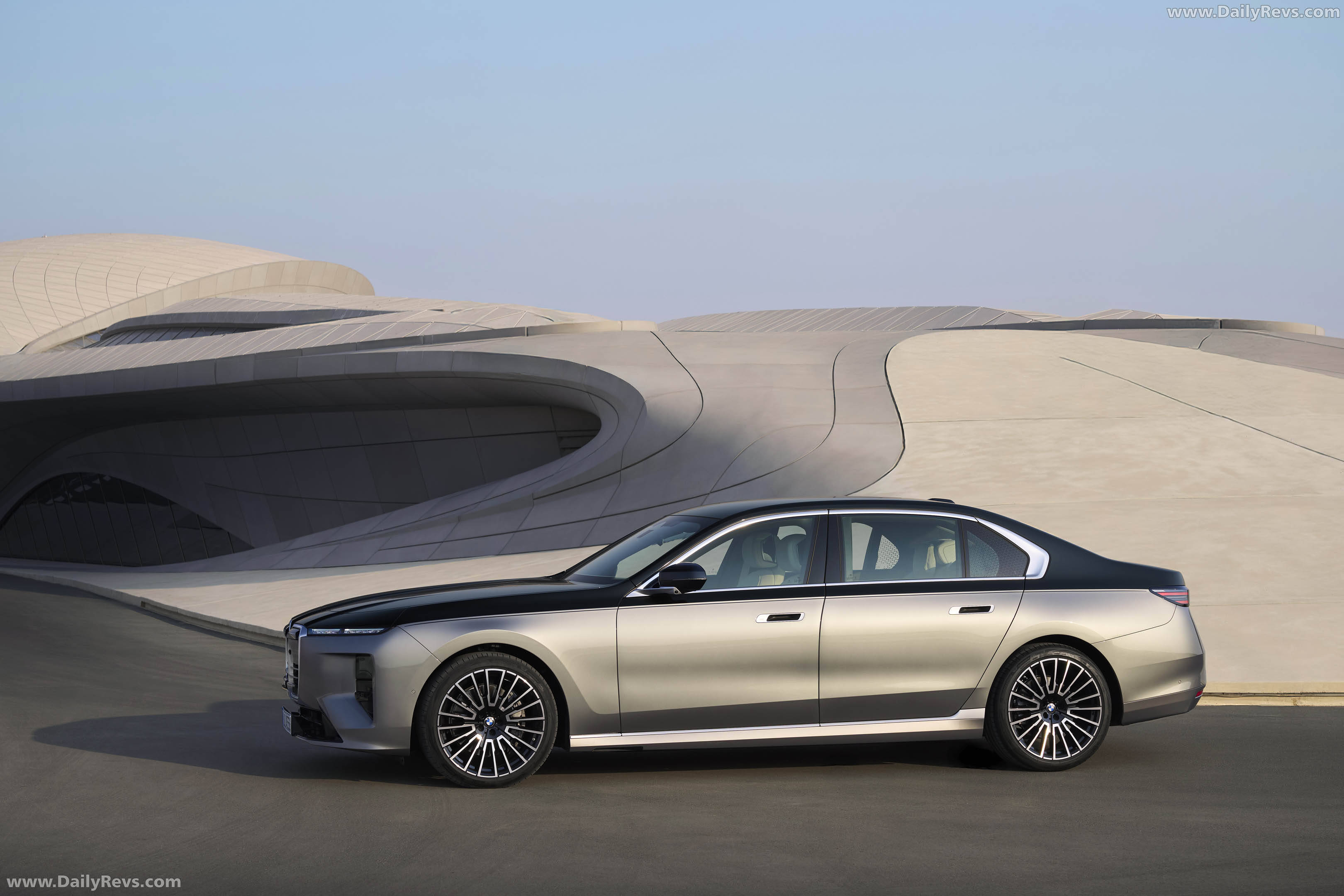 2027 BMW 740 xDrive G70 Side View