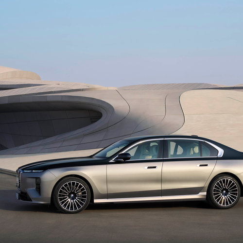 2027 BMW 740 xDrive G70 Side View