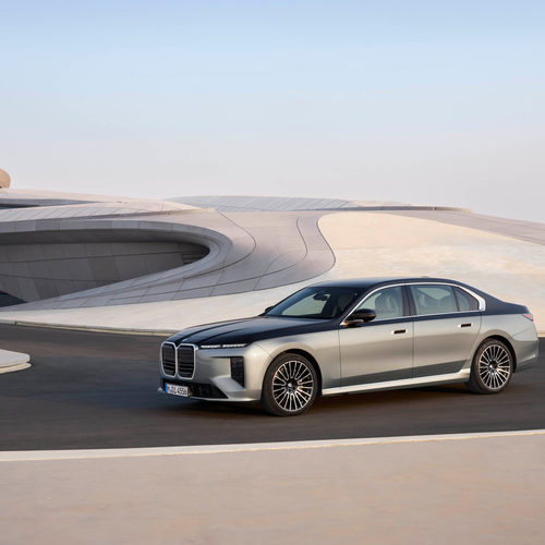 2027 BMW 740 xDrive G70 Side View