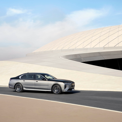 2027 BMW 740 xDrive G70 Side View