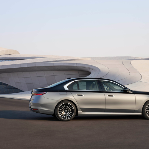 2027 BMW 740 xDrive G70 Side View