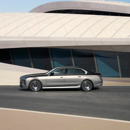 2027 BMW 740 xDrive G70 Side View