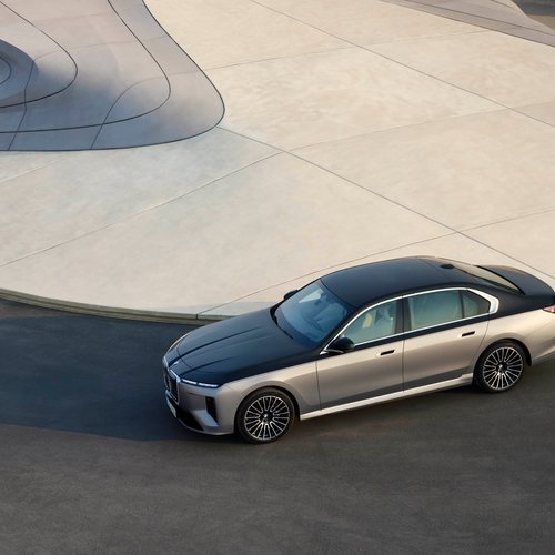 2027 BMW 740 xDrive G70 Top View