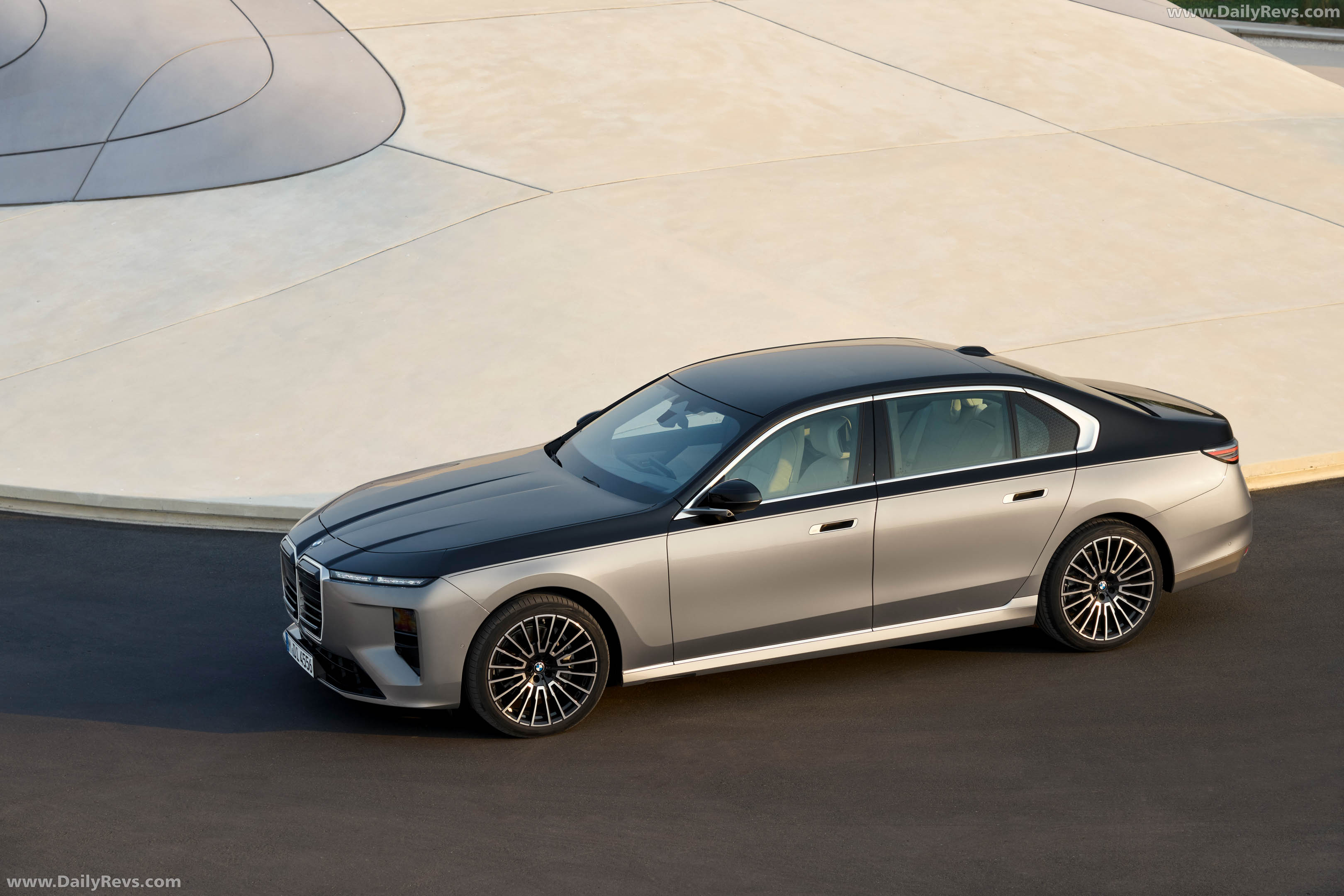 2027 BMW 740 xDrive G70 Top View