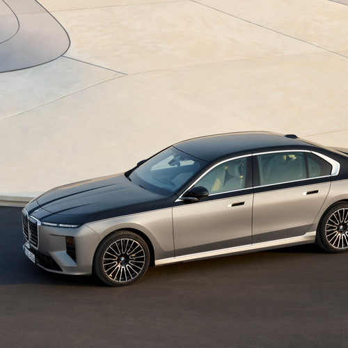 2027 BMW 740 xDrive G70 Top View