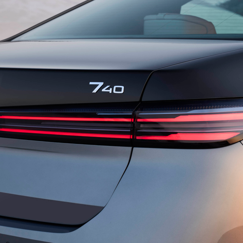 2027 BMW 740 xDrive G70 Exterior