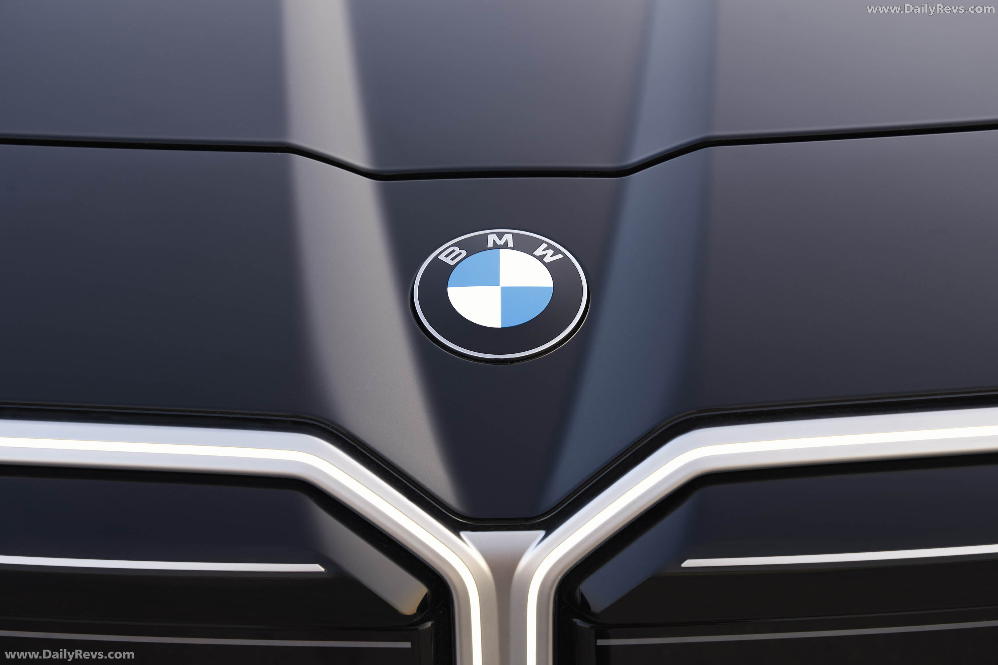 2027 BMW 740 xDrive G70 Exterior