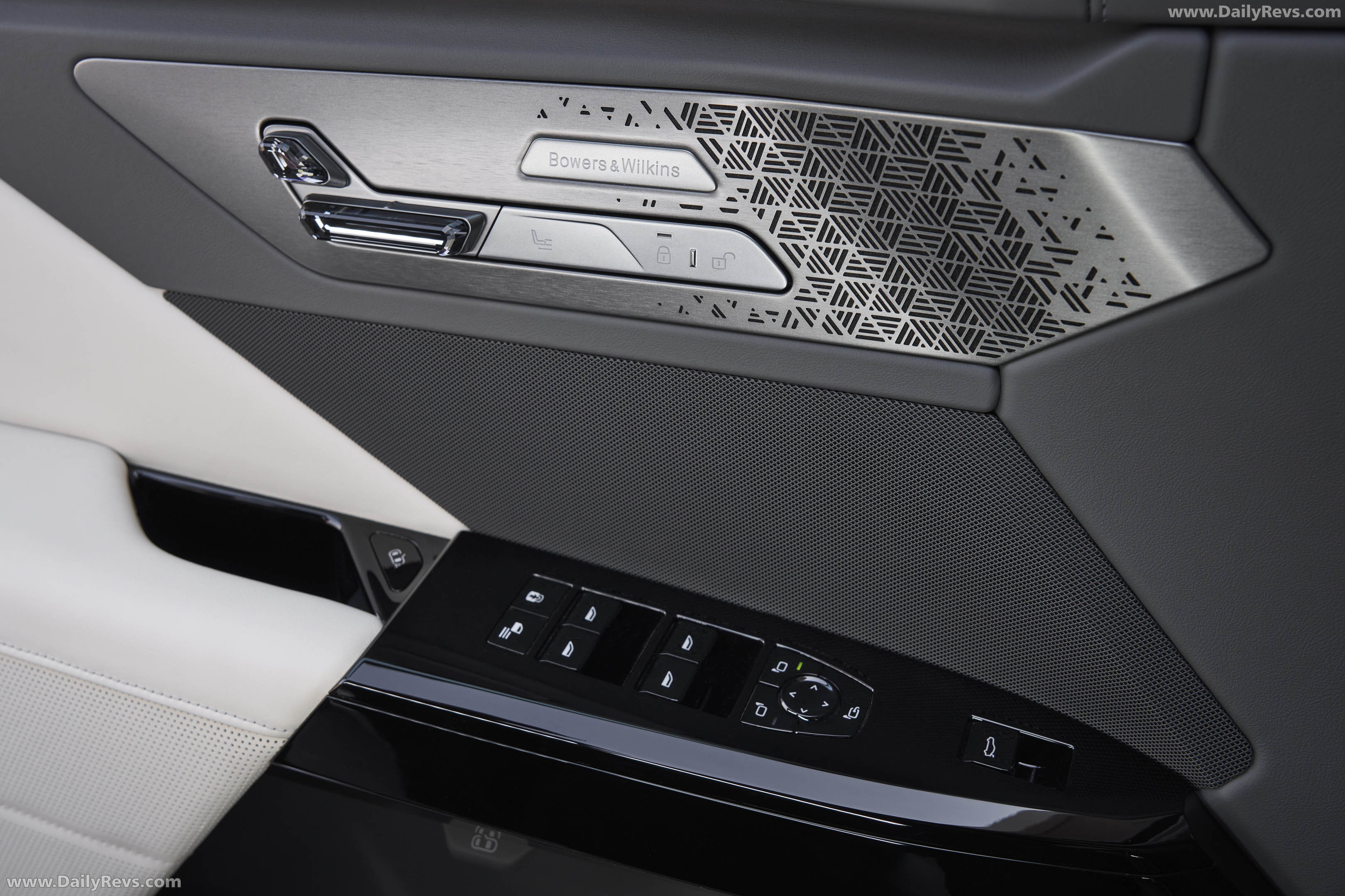 2027 BMW 740 xDrive G70 Interior