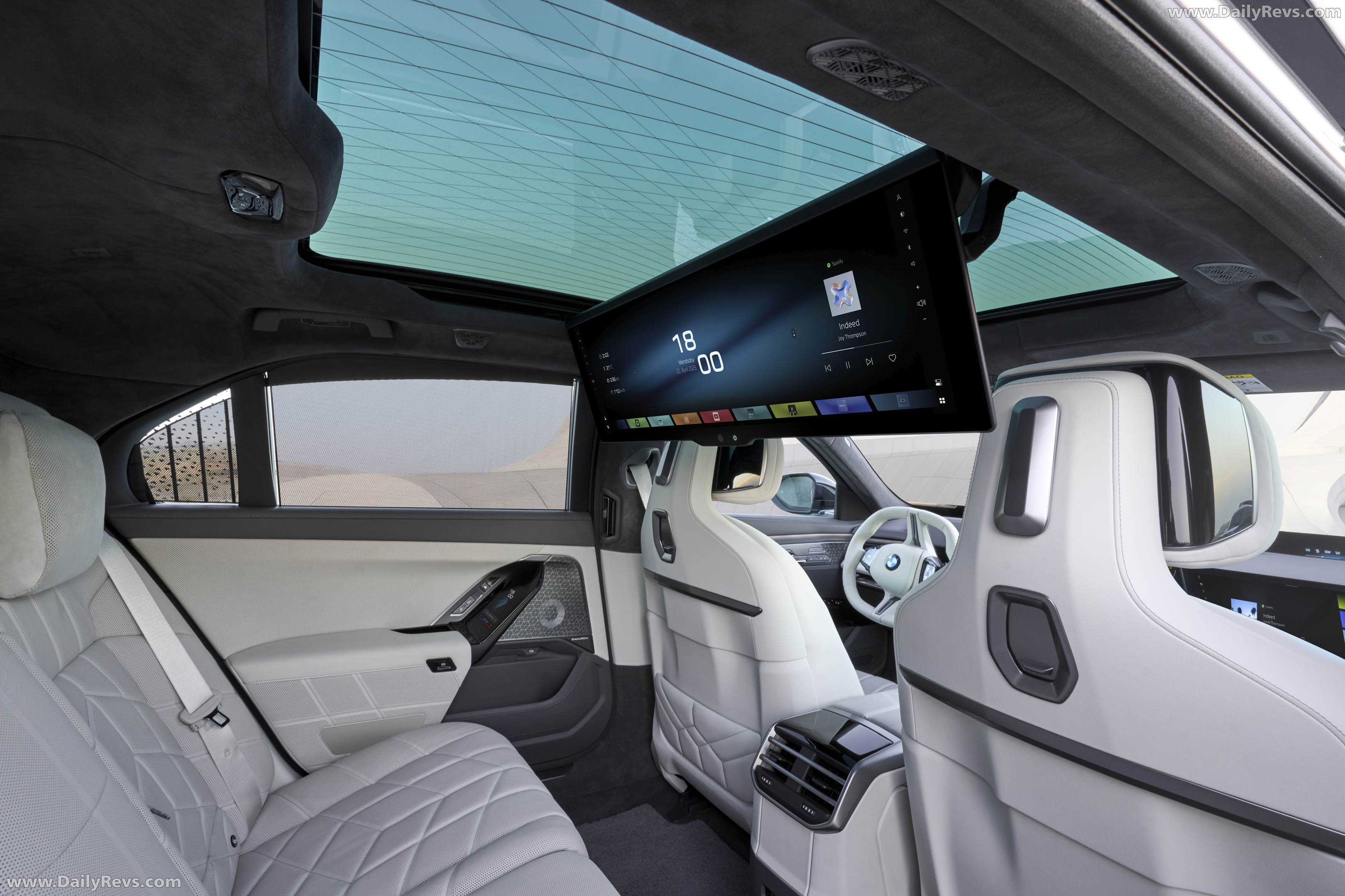2027 BMW 740 xDrive G70 Interior