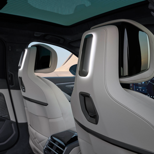2027 BMW 740 xDrive G70 Interior