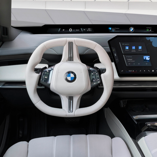 2027 BMW 740 xDrive G70 Interior