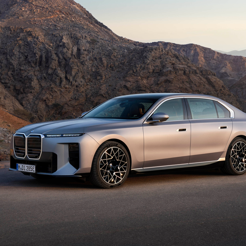 2027 BMW i7 60 xDrive G70 Front View