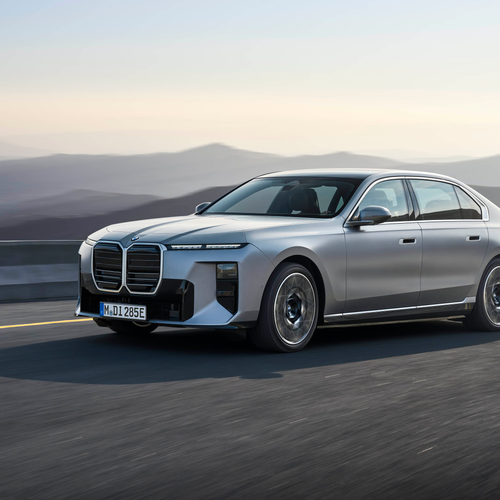 2027 BMW i7 60 xDrive G70 Front View