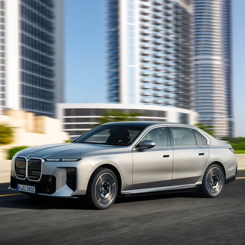 2027 BMW i7 60 xDrive G70 Front View