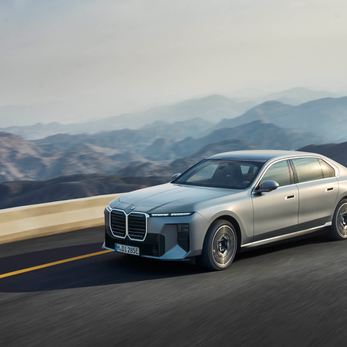 2027 BMW i7 60 xDrive G70 Front View