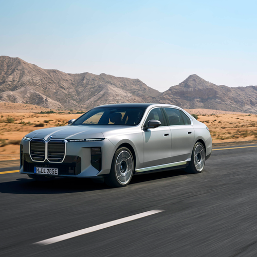 2027 BMW i7 60 xDrive G70 Front View