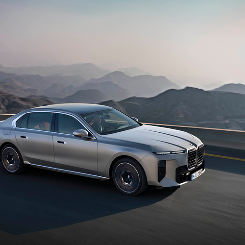 2027 BMW i7 60 xDrive G70 Front View
