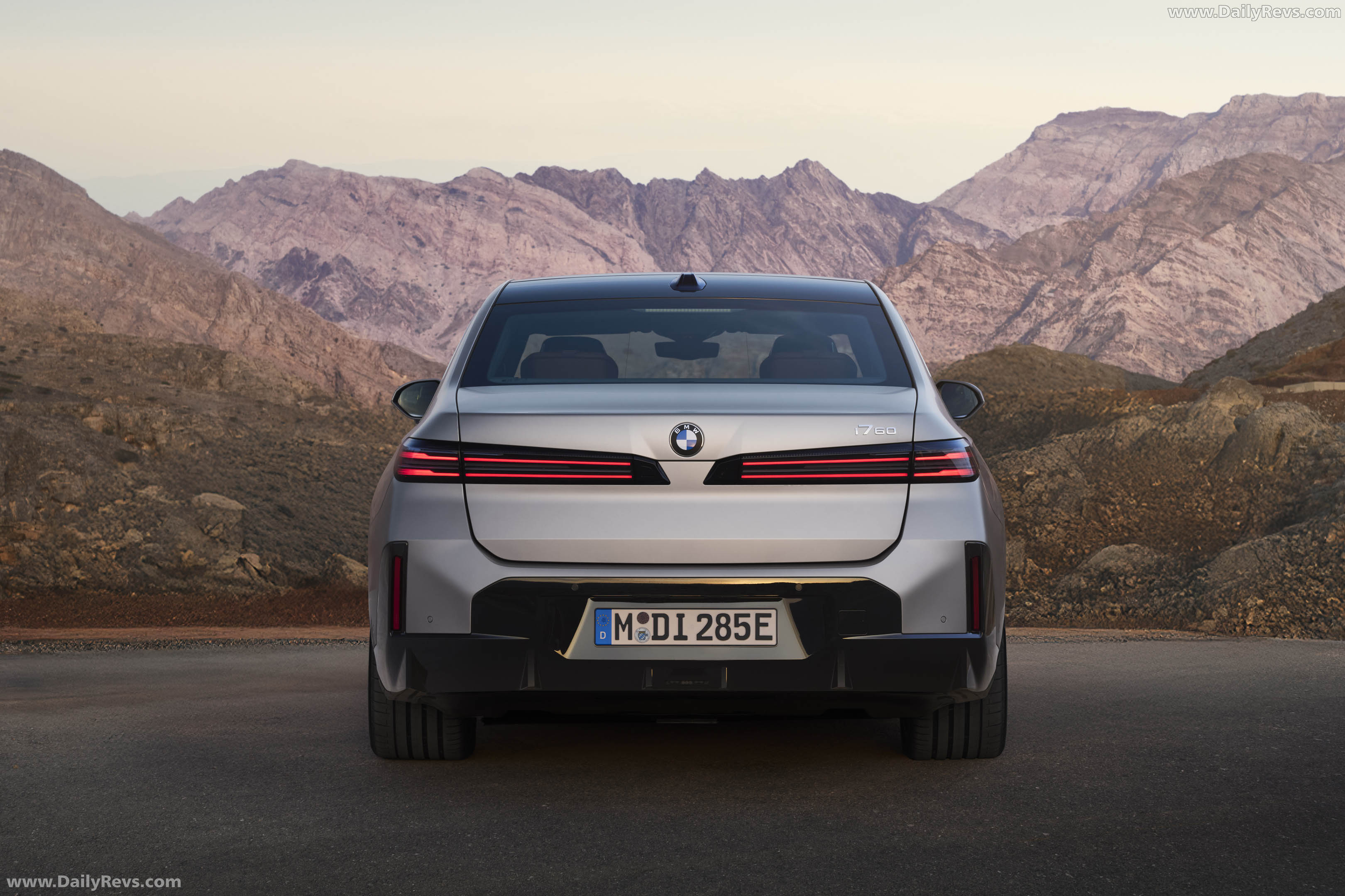 2027 BMW i7 60 xDrive G70 Rear View