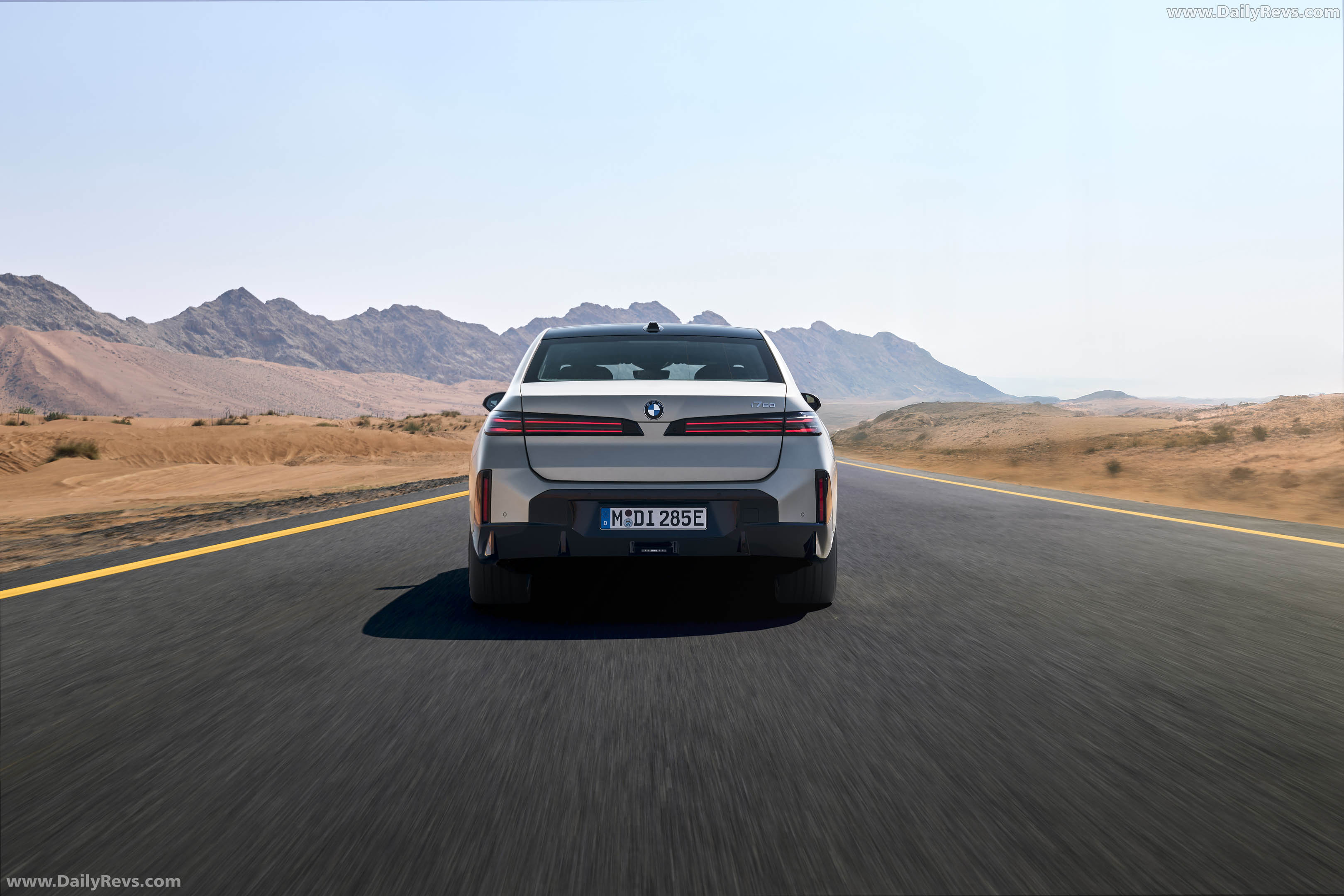 2027 BMW i7 60 xDrive G70 Rear View