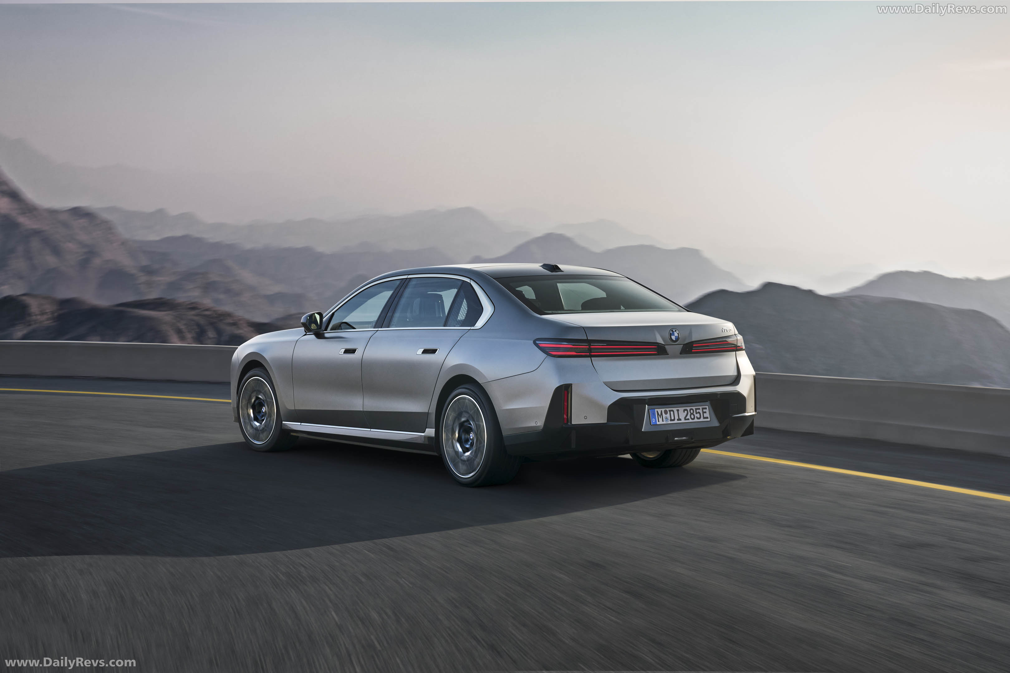 2027 BMW i7 60 xDrive G70 Rear View
