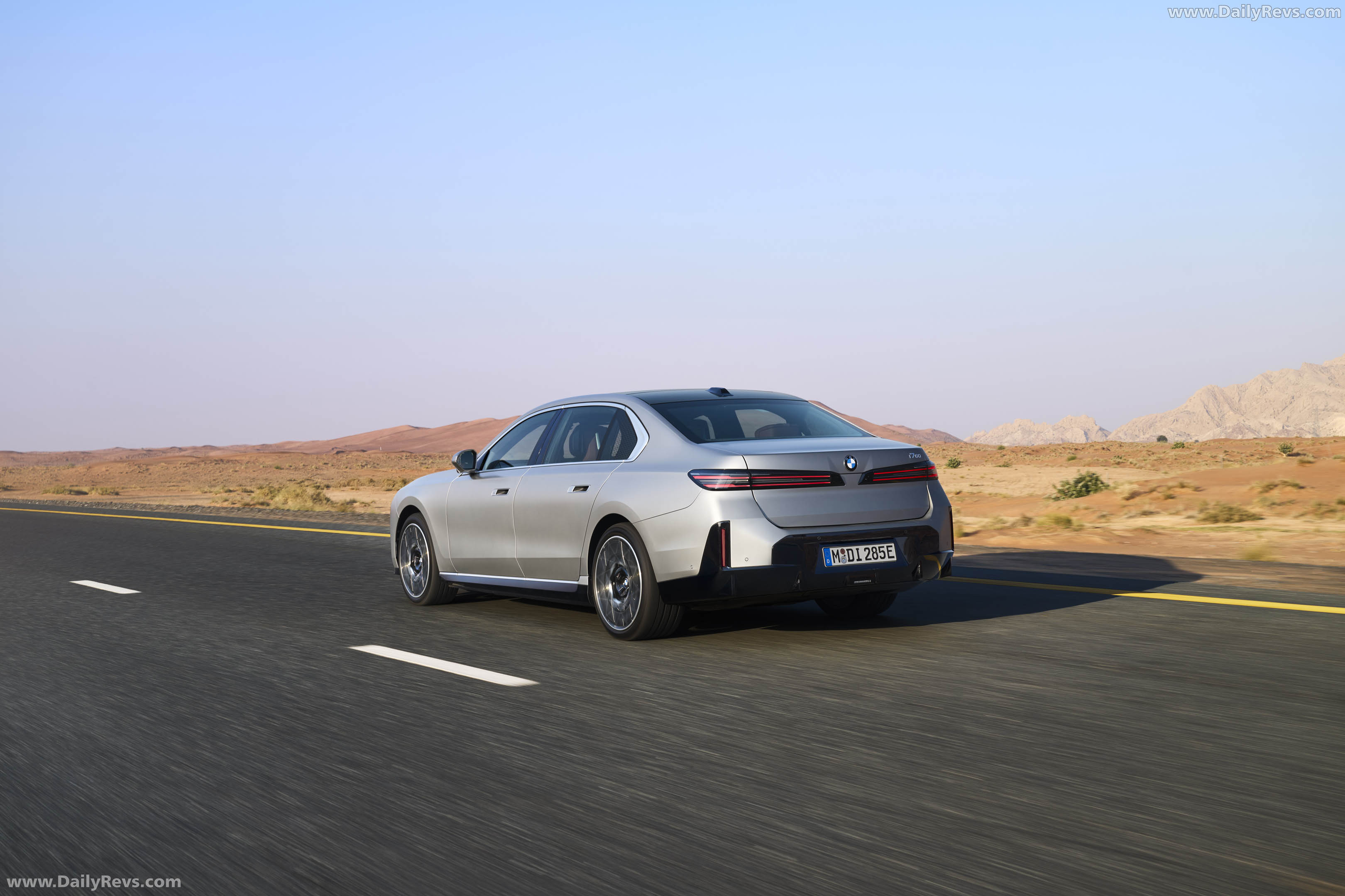 2027 BMW i7 60 xDrive G70 Rear View