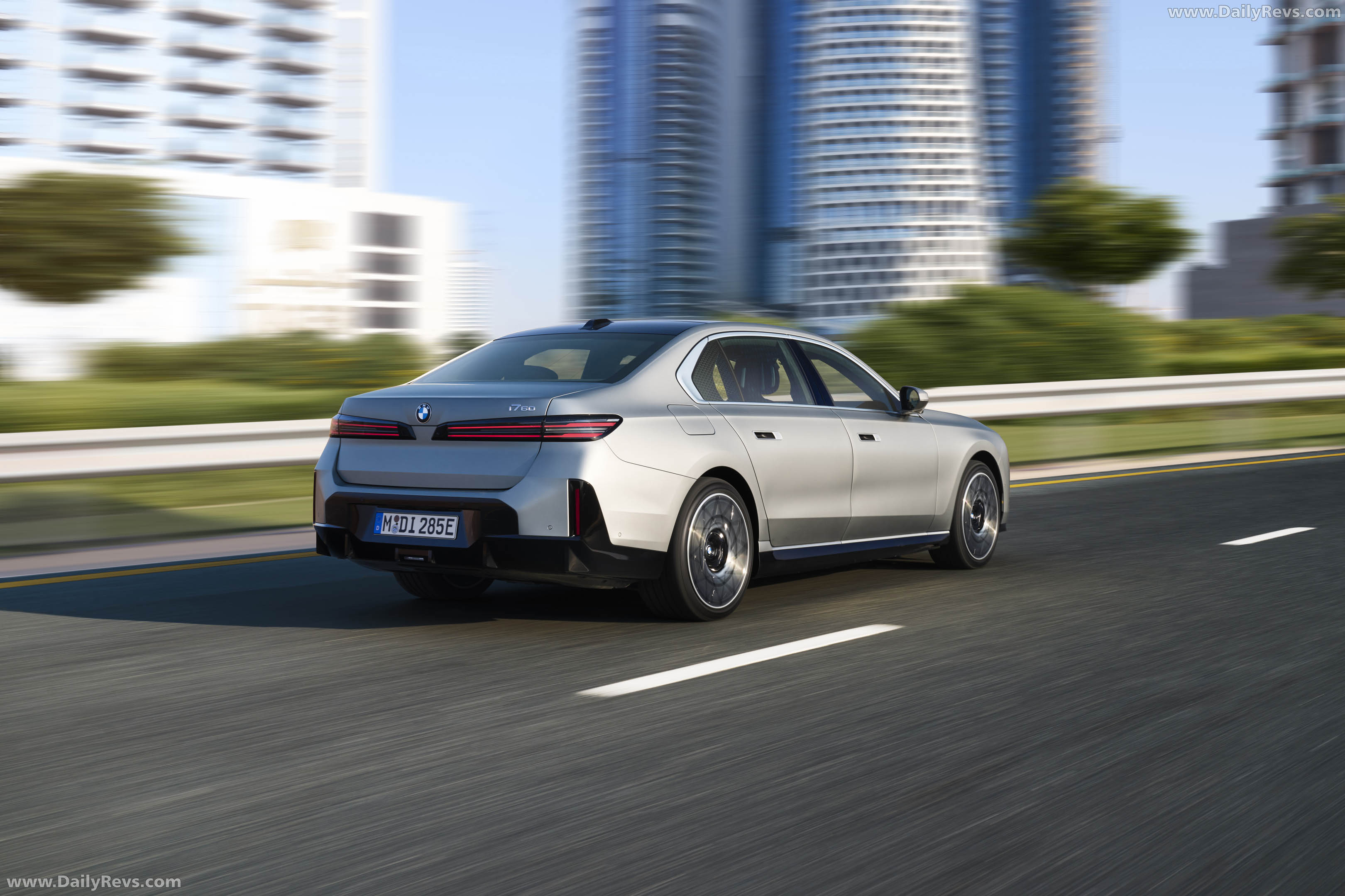 2027 BMW i7 60 xDrive G70 Rear View