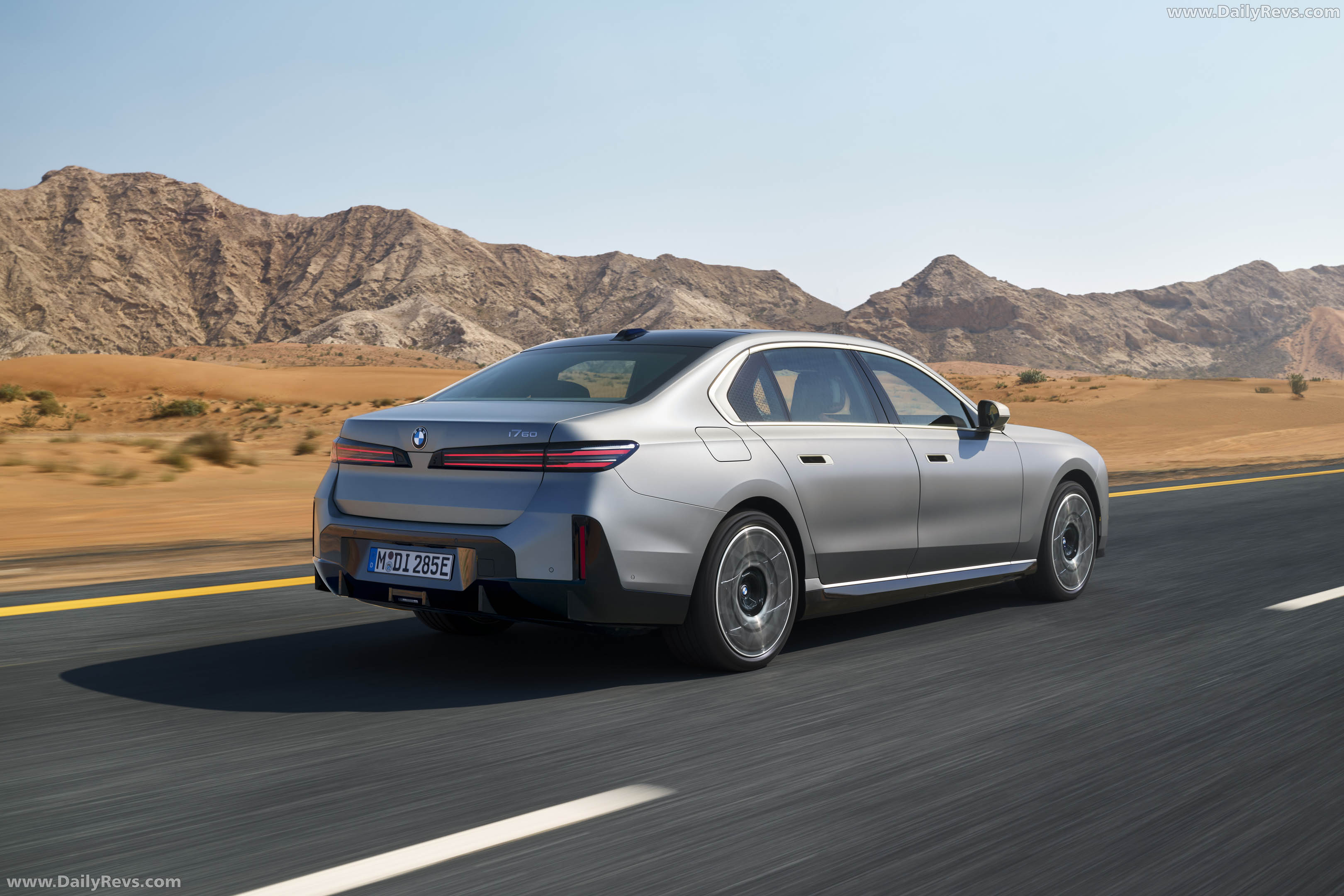 2027 BMW i7 60 xDrive G70 Rear View