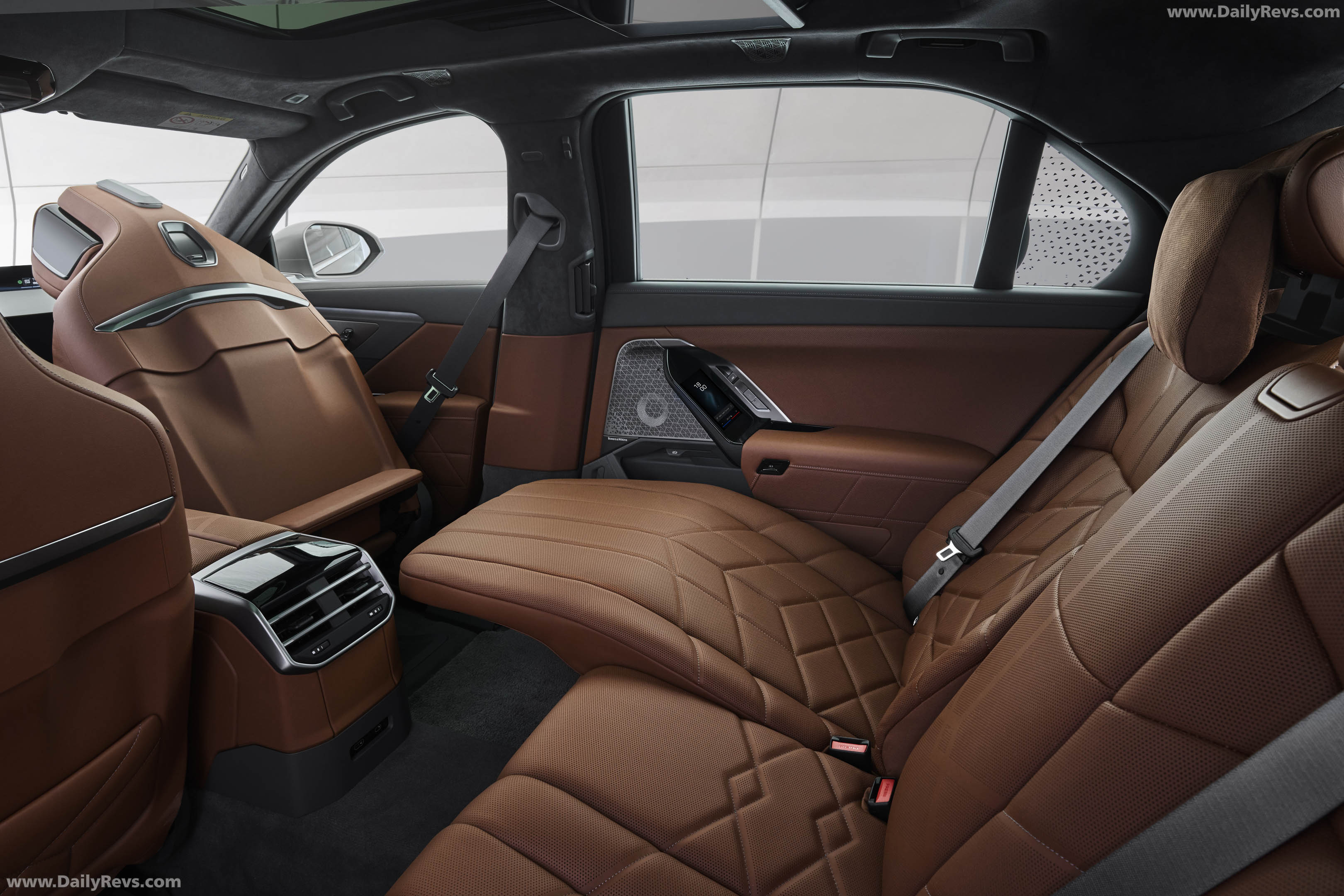 2027 BMW i7 60 xDrive G70 Interior