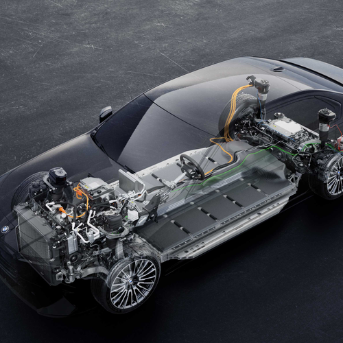 2027 BMW i7 60 xDrive G70 Engine