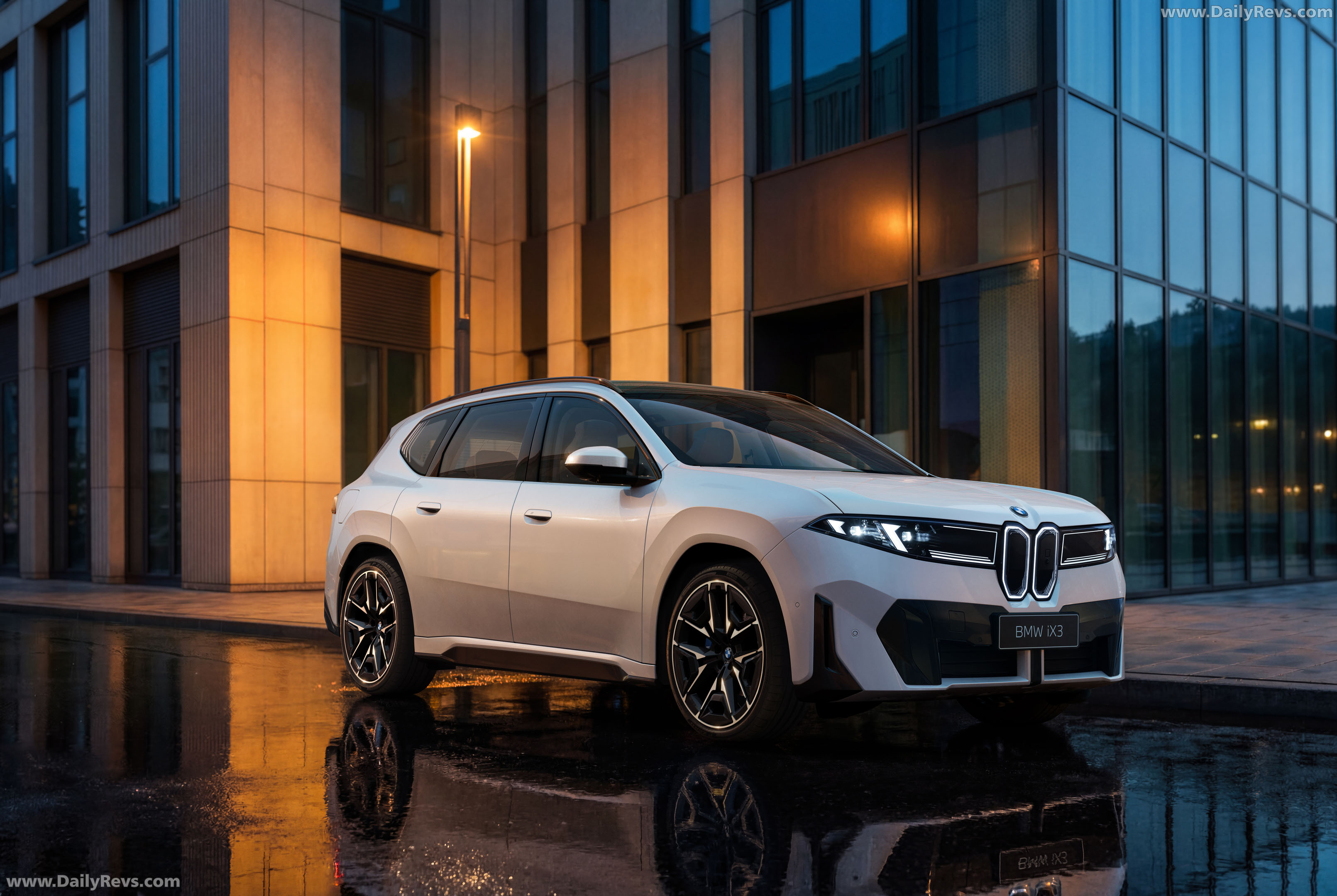 2026 BMW iX3 Long Wheelbase NA5 Front View