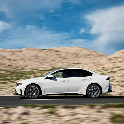 2027 BMW i3 50 xDrive First Edition NA8 Side View
