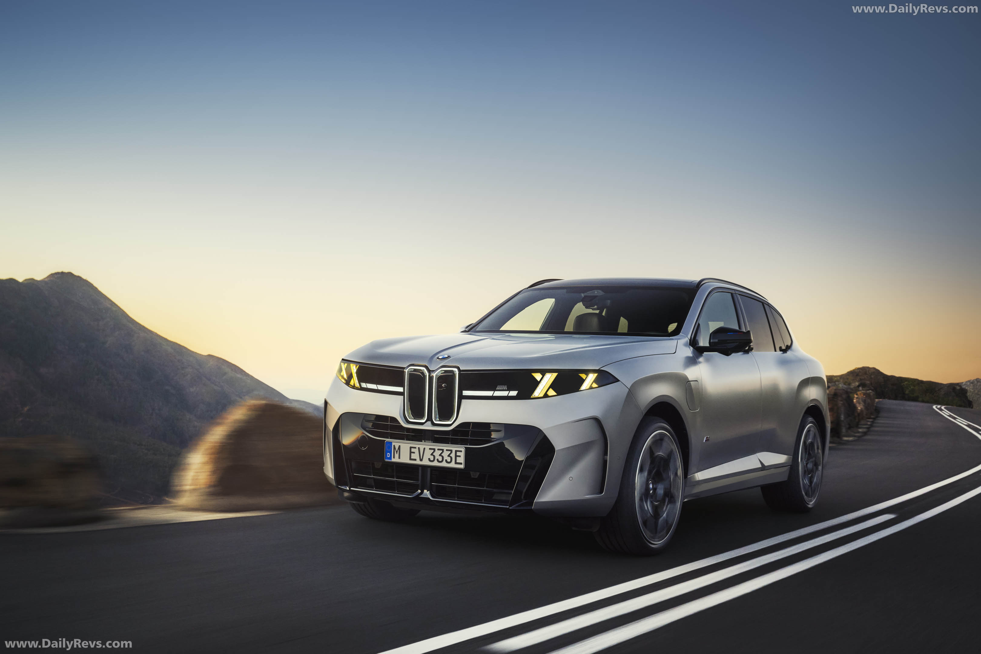 2026 BMW X5 M60e G65 Front View