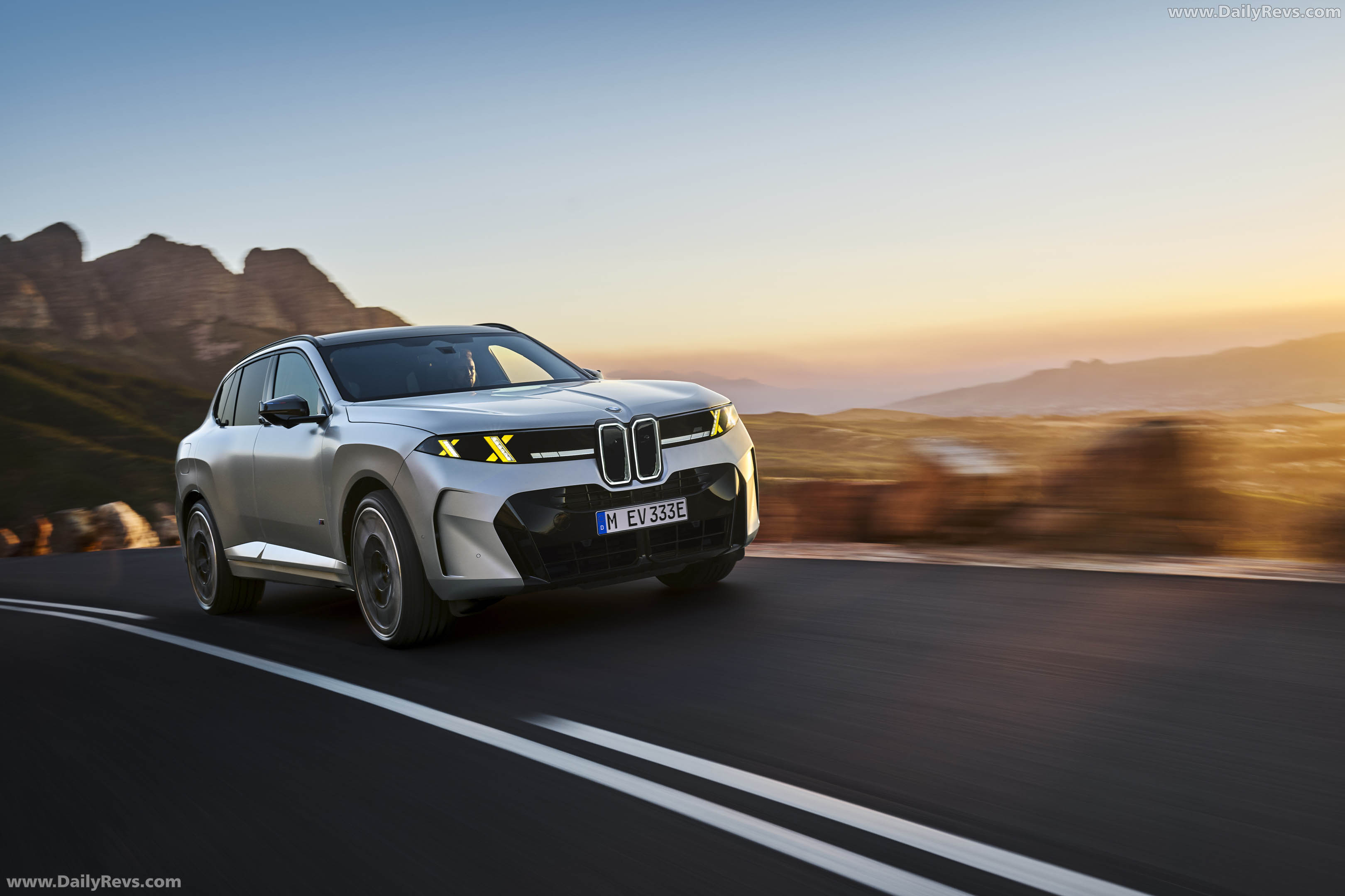 2026 BMW X5 M60e G65 Front View