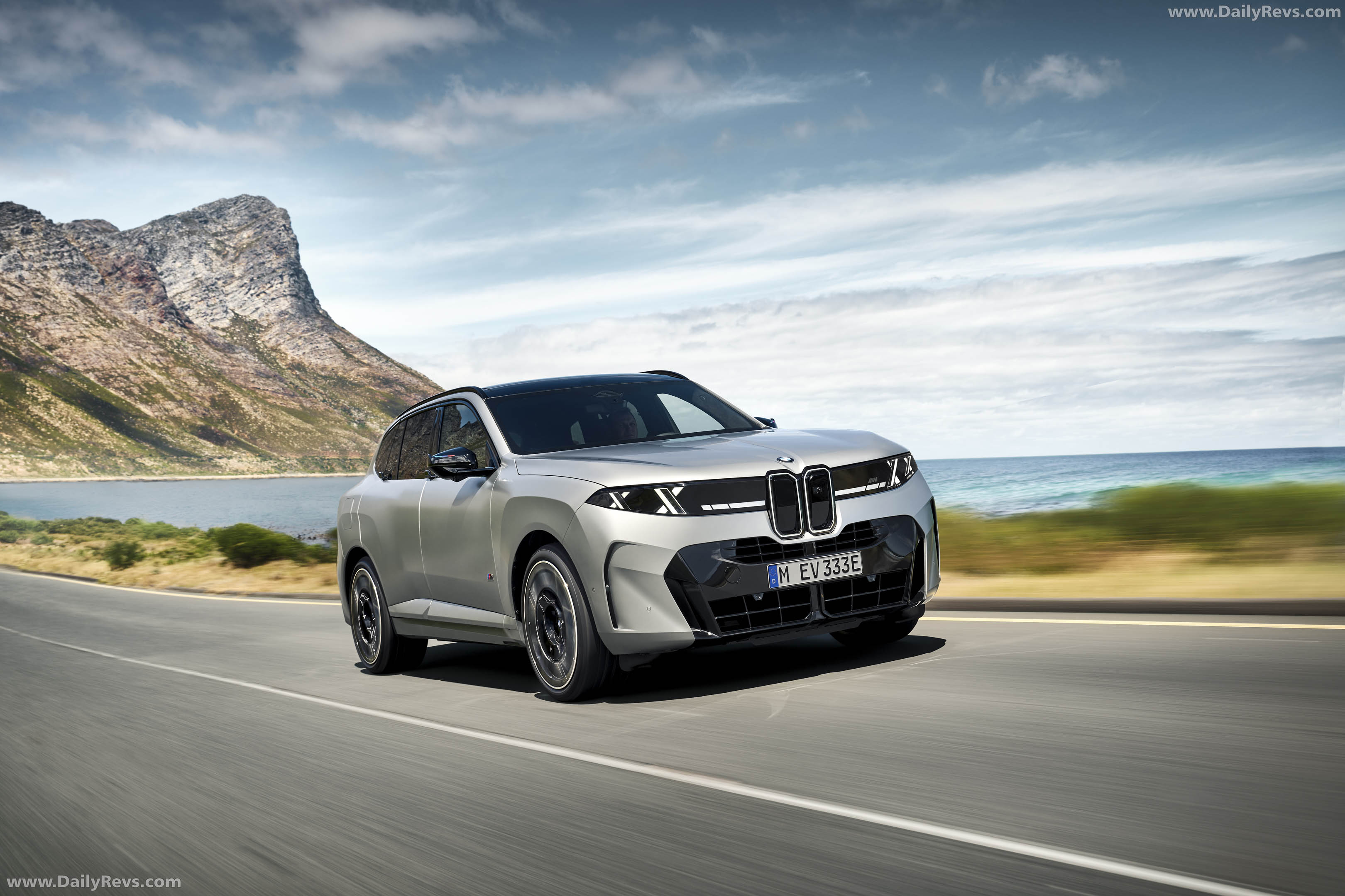 2026 BMW X5 M60e G65 Front View