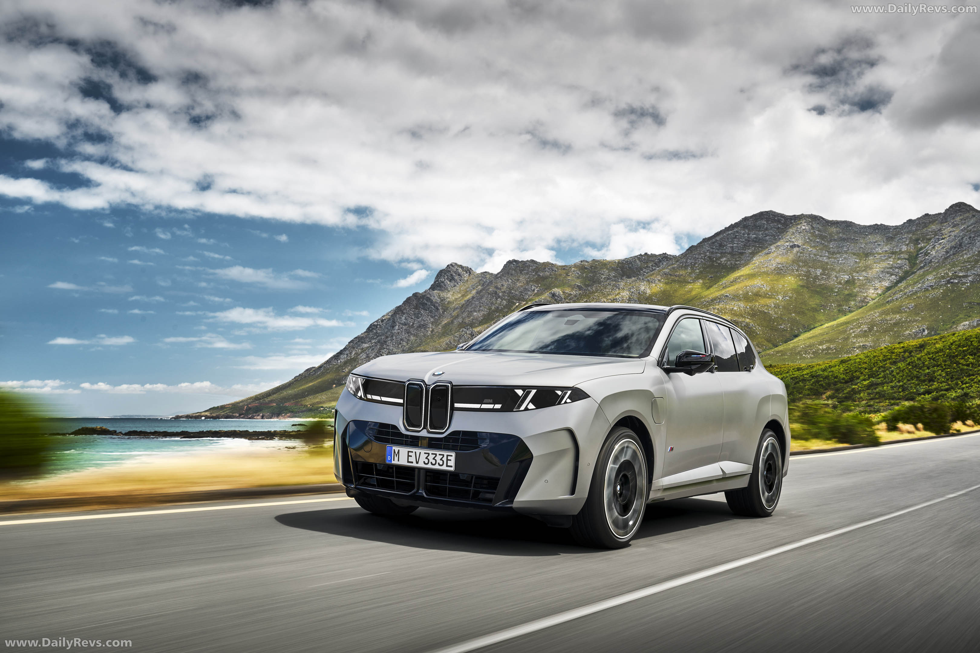 2026 BMW X5 M60e G65 Front View