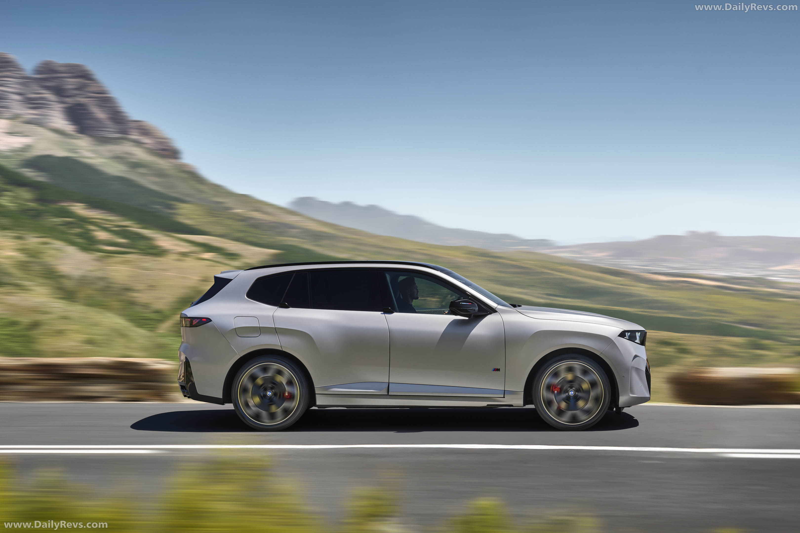 2026 BMW X5 M60e G65 Side View