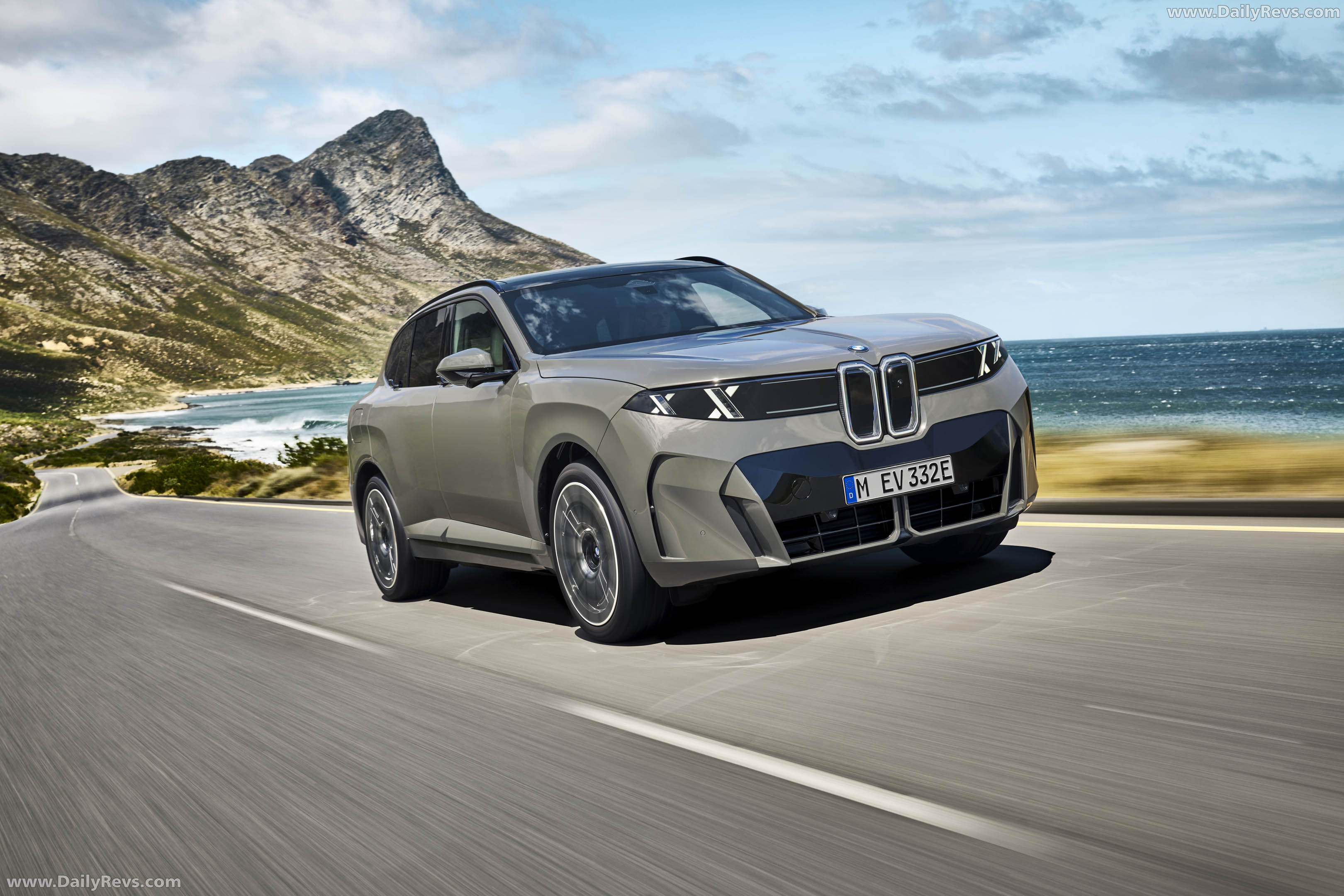 2027 BMW iX5 60 xDrive G65 Front View