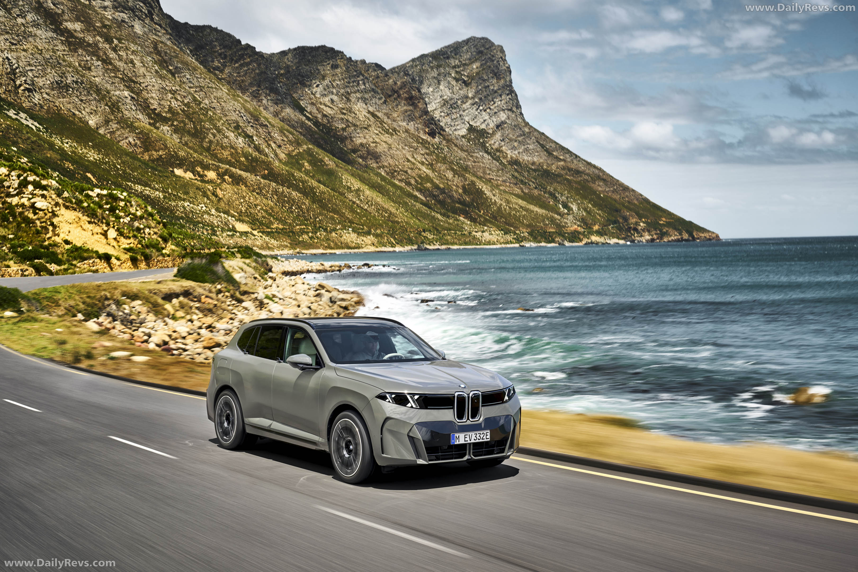 2027 BMW iX5 60 xDrive G65 Front View