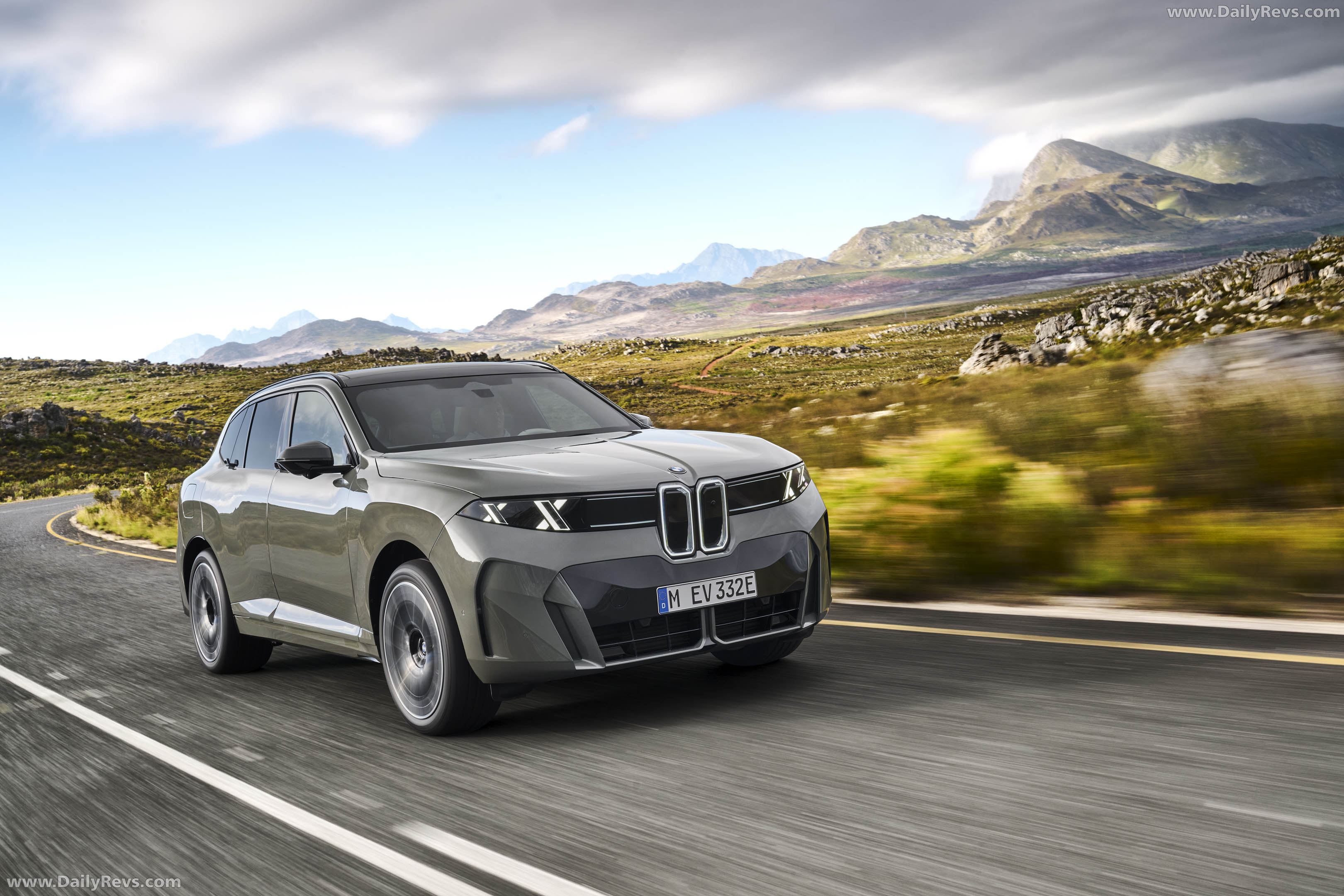 2027 BMW iX5 60 xDrive G65 Front View