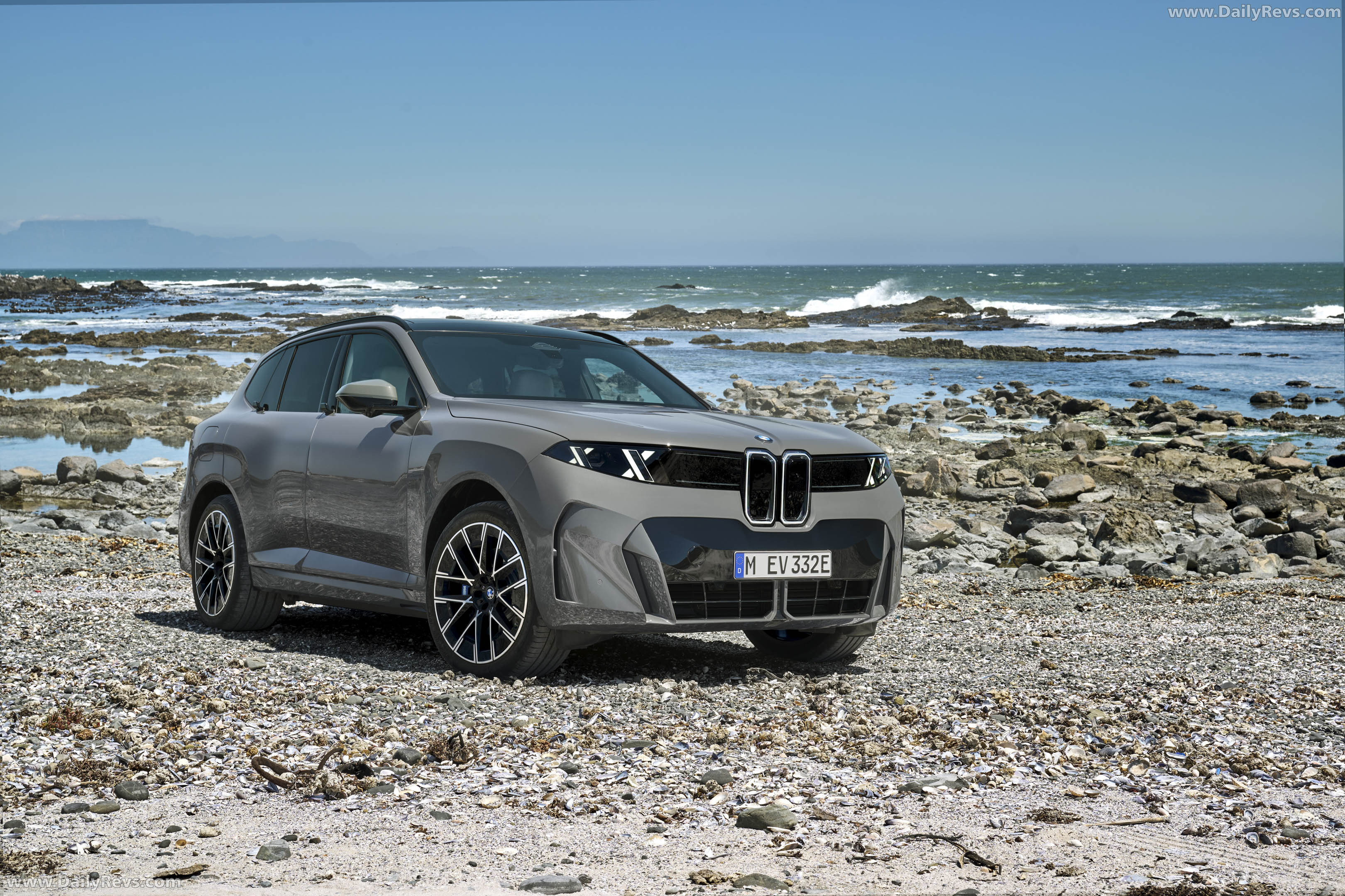 2027 BMW iX5 60 xDrive G65 Front View