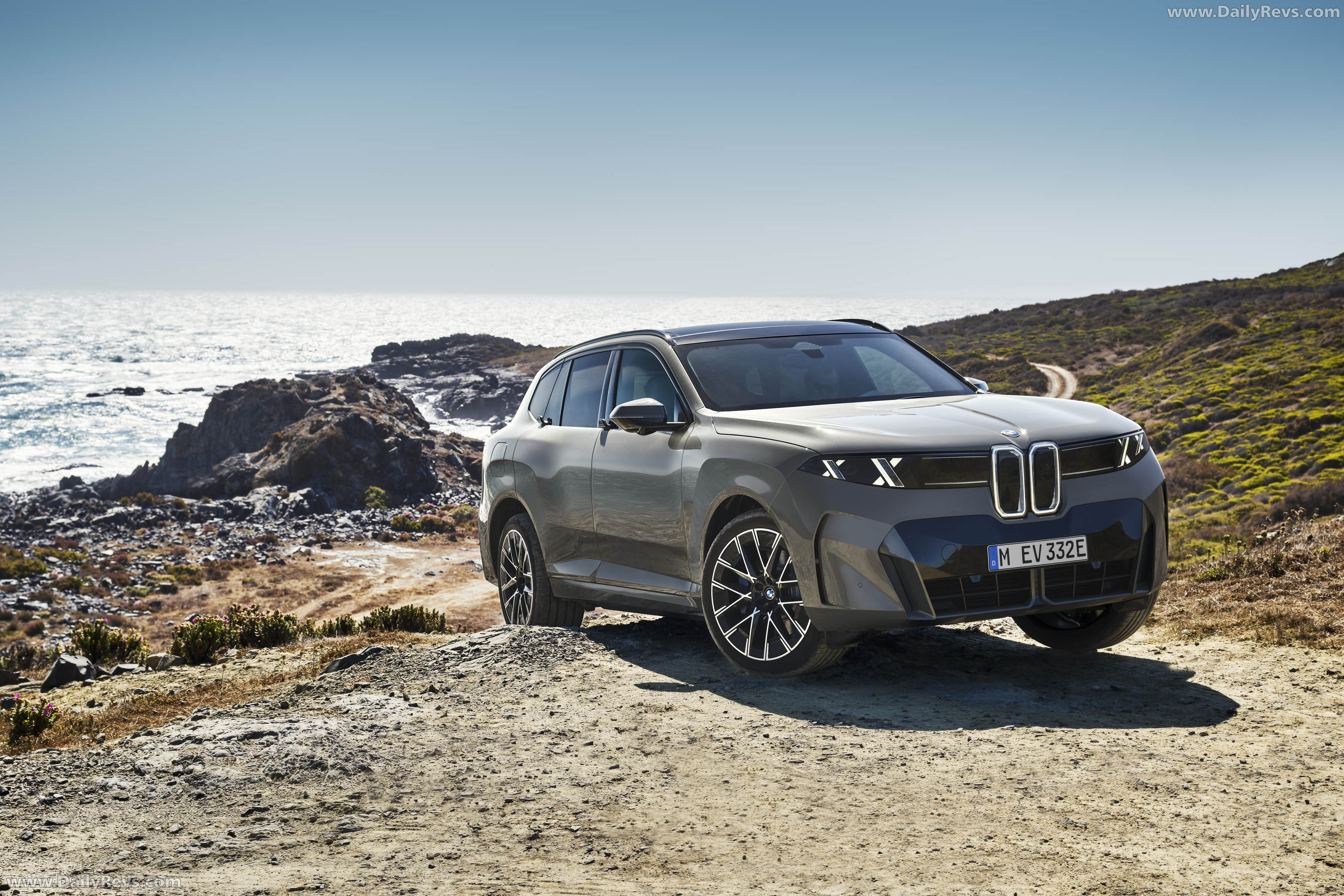 2027 BMW iX5 60 xDrive G65 Front View
