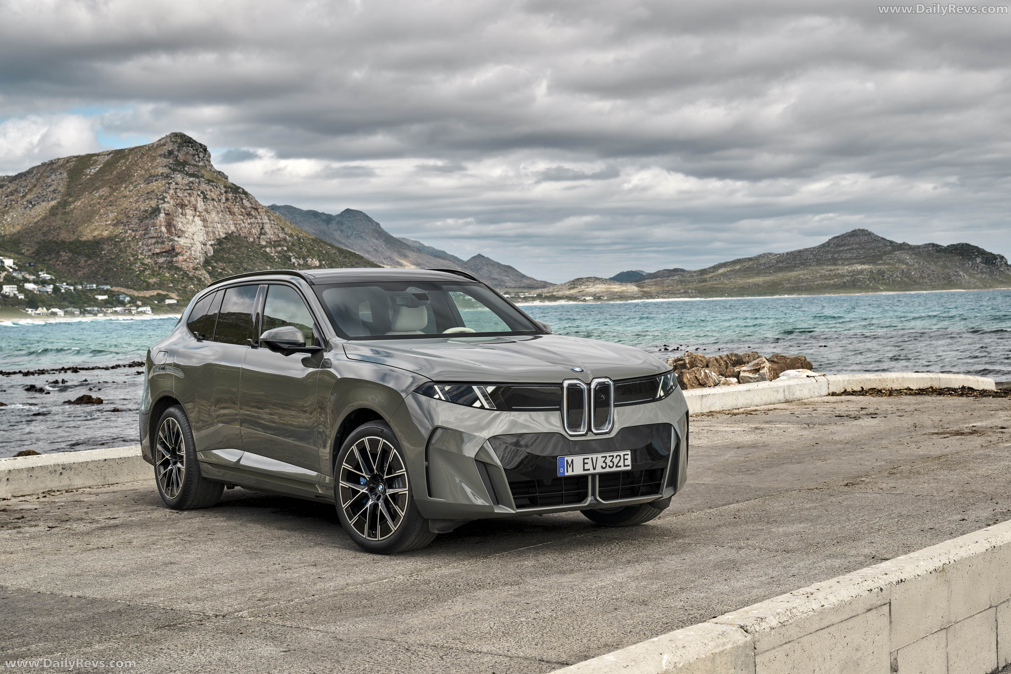 2027 BMW iX5 60 xDrive G65 Front View