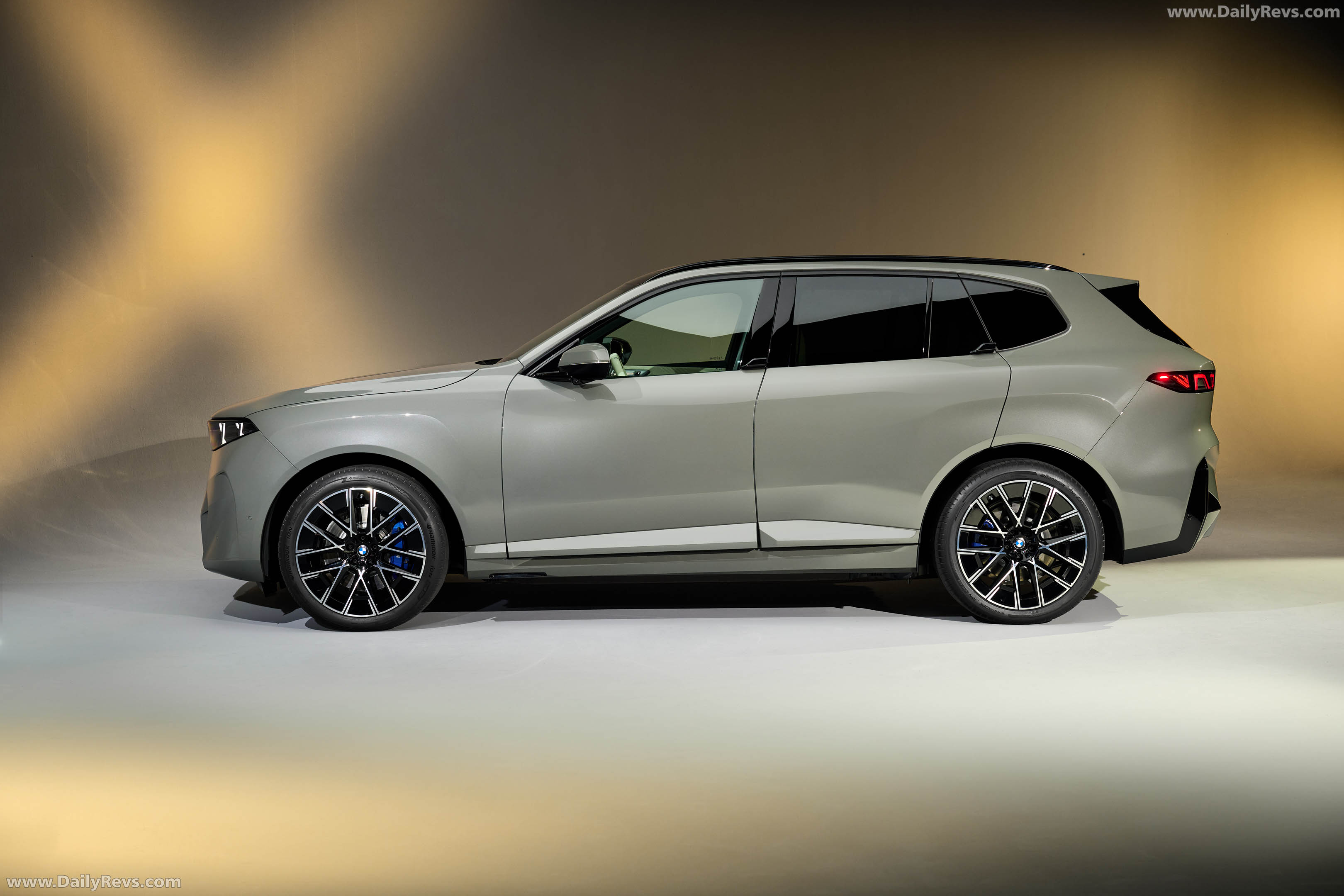2027 BMW iX5 60 xDrive G65 Side View
