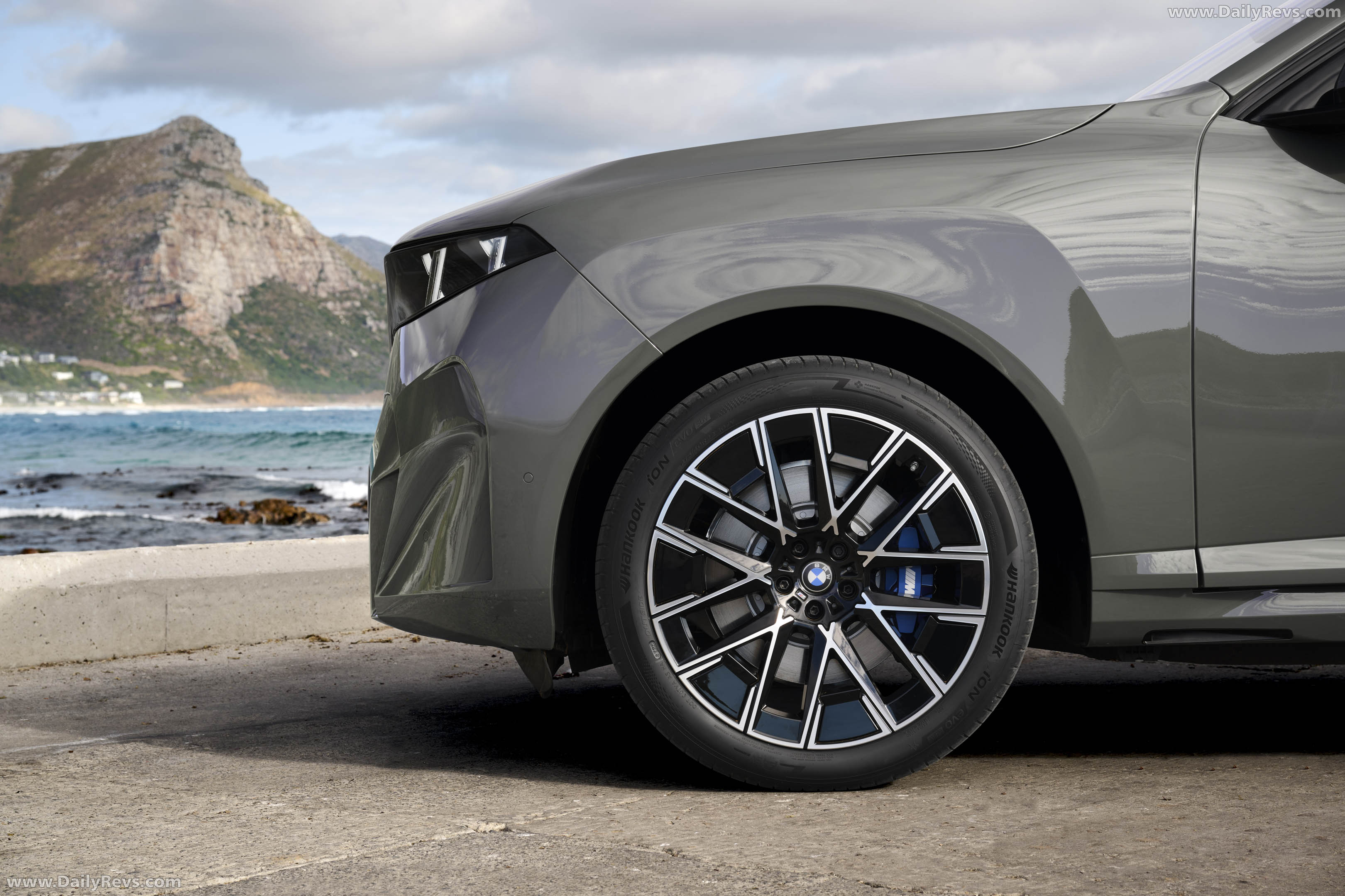 2027 BMW iX5 60 xDrive G65 Exterior