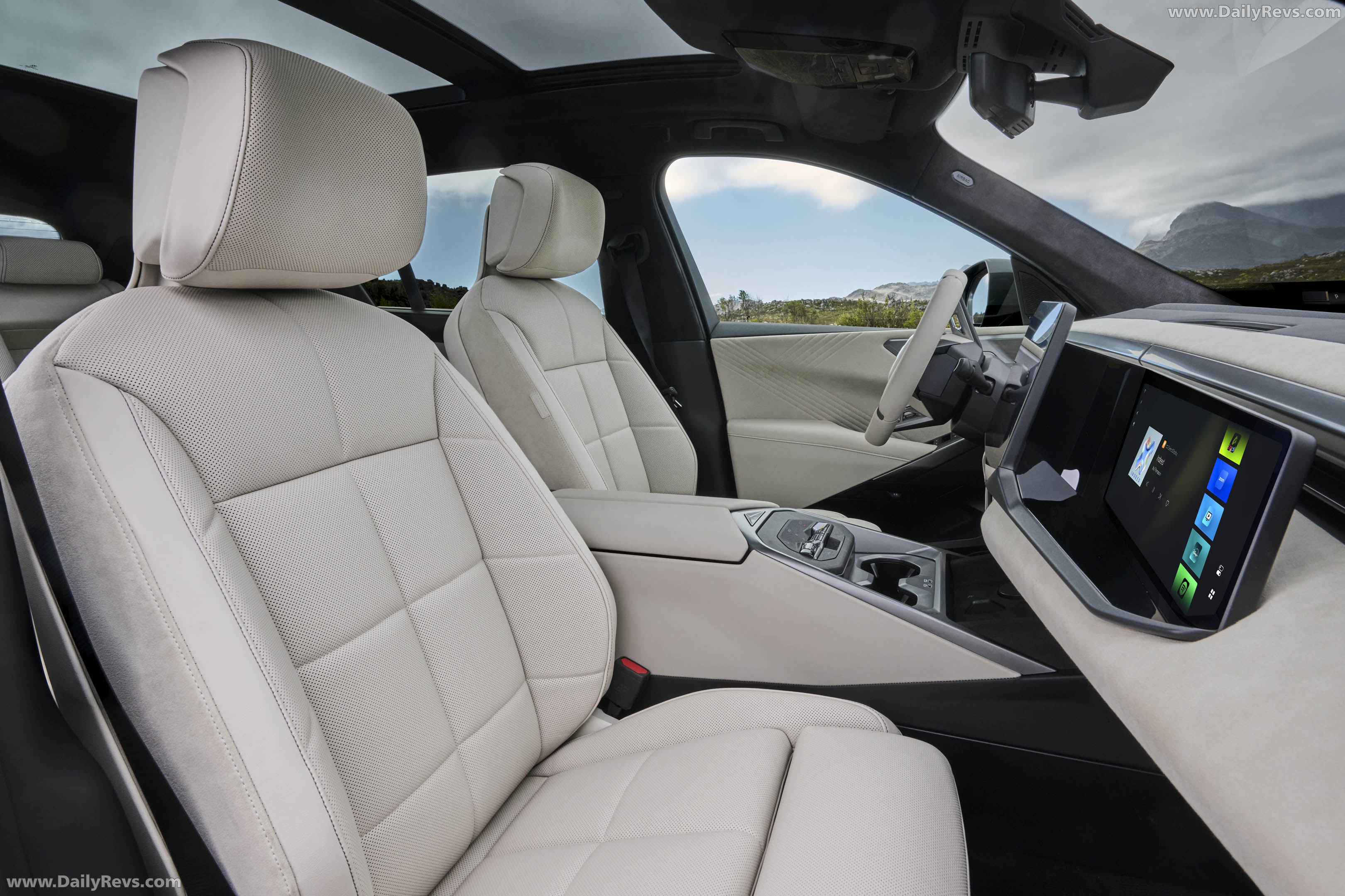 2027 BMW iX5 60 xDrive G65 Interior