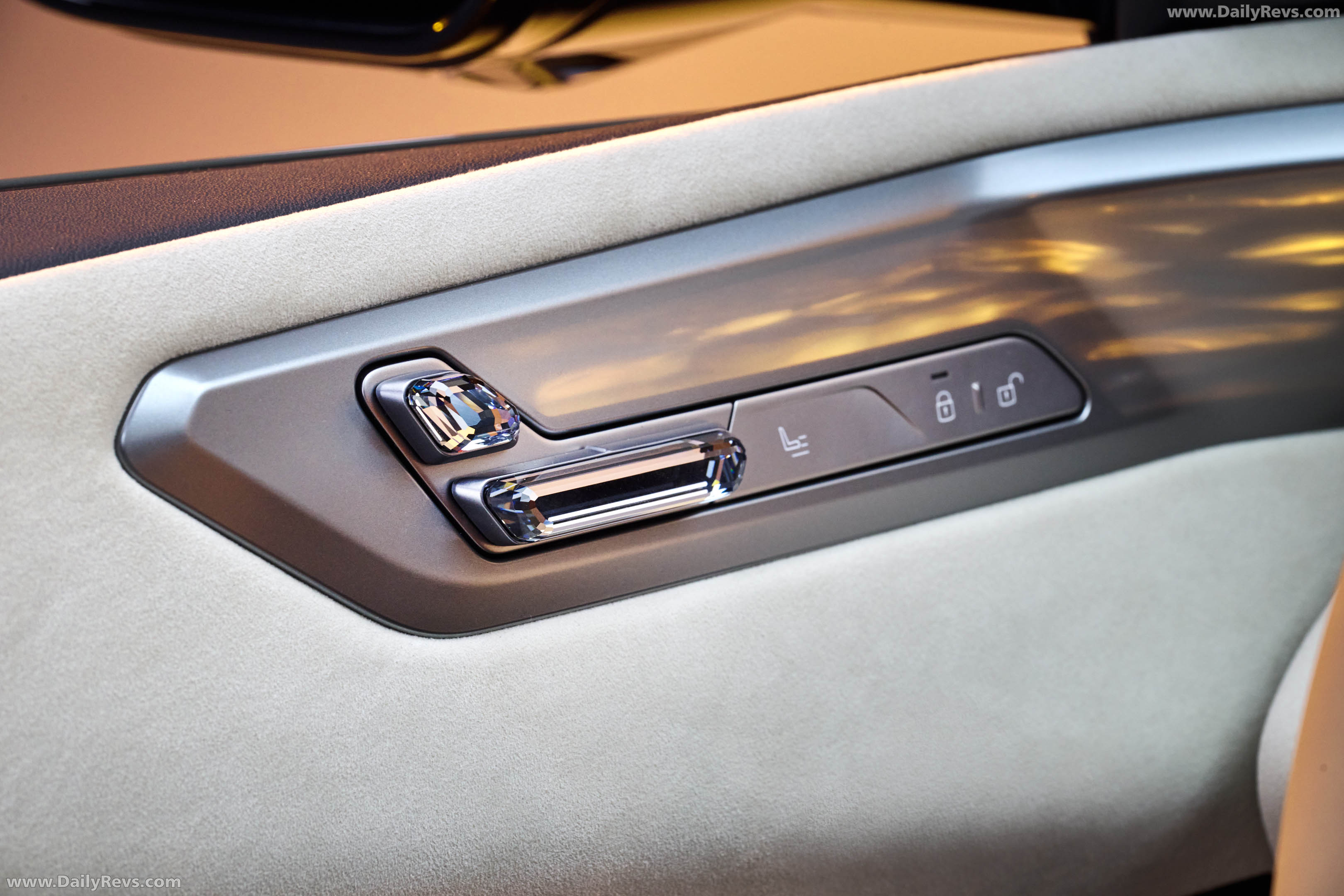 2027 BMW iX5 60 xDrive G65 Interior
