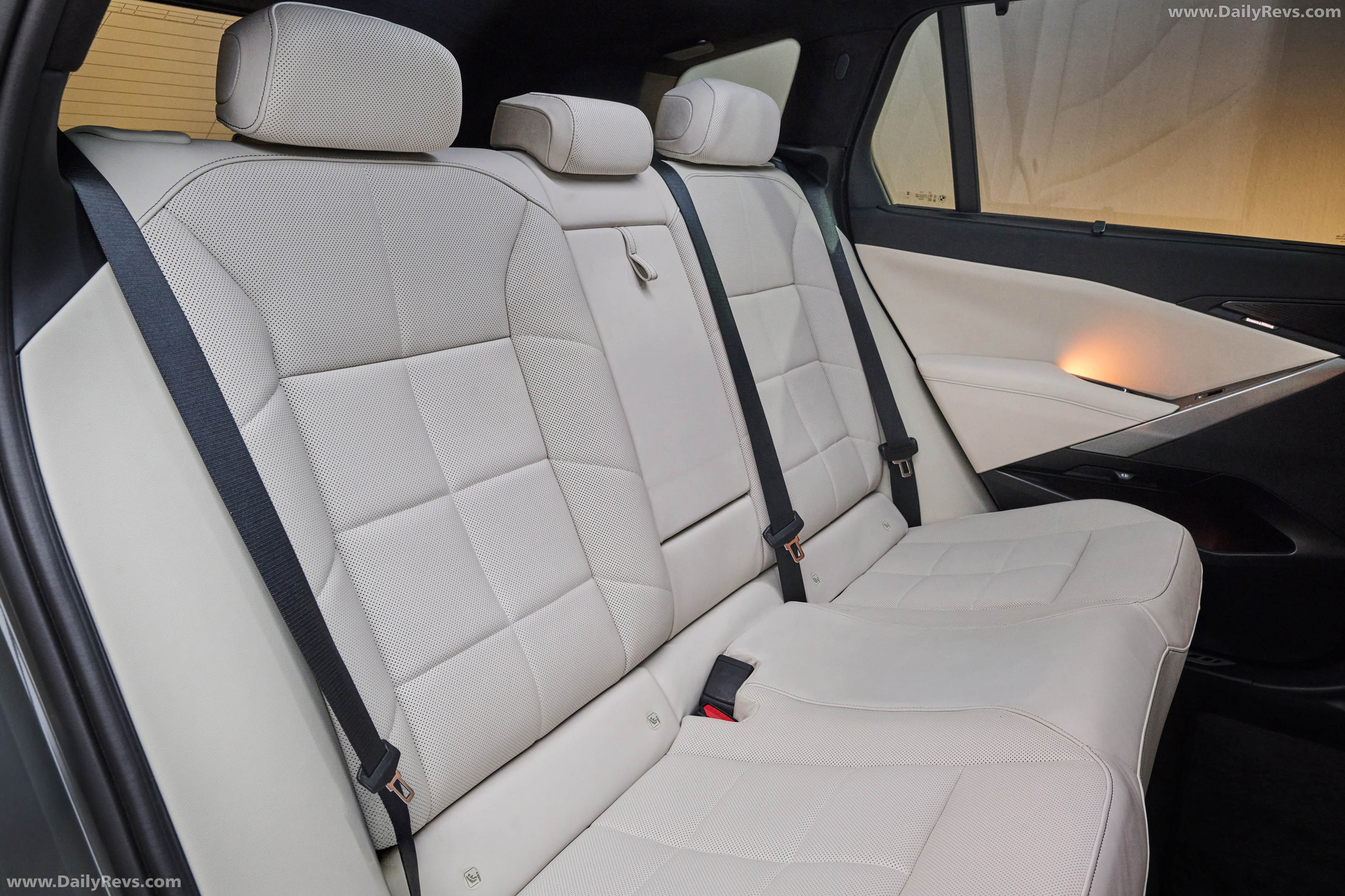 2027 BMW iX5 60 xDrive G65 Interior